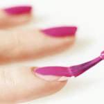 Pintou as unhas? Saiba como manter o esmalte intacto por mais tempo