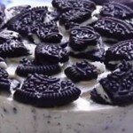 Delicioso, fácil e rápido cheesecake de Oreo que não precisa de forno