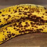 Isso é o que acontece com o seu corpo, se você comer 2 bananas com manchas escuras todo dia, por 1 mês.