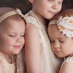 Estas 3 garotinhas com câncer foram fotografadas juntas. 24 meses depois, ESTA nova foto mostra o destino de cada uma.