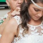 A noiva coloca o seu vestido de casamento no hospital com o coração pesado. Ela sabia que teria que dizer adeus em breve.