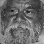 Toda manhã, este homem pegava seu martelo, desaparecia e voltava à noite. Vinte e dois anos depois, todos descobriram o que ele havia feito.